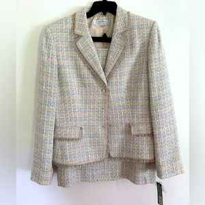 NWT Tahari Tweed Stunning two piece blue and Almond skirt suit size 14